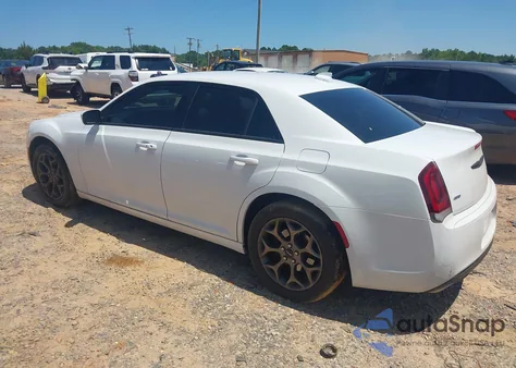 2015 Chrysler 300 300S z USA, uszkodzony, nr VIN 2C3CCAGG3FH884568